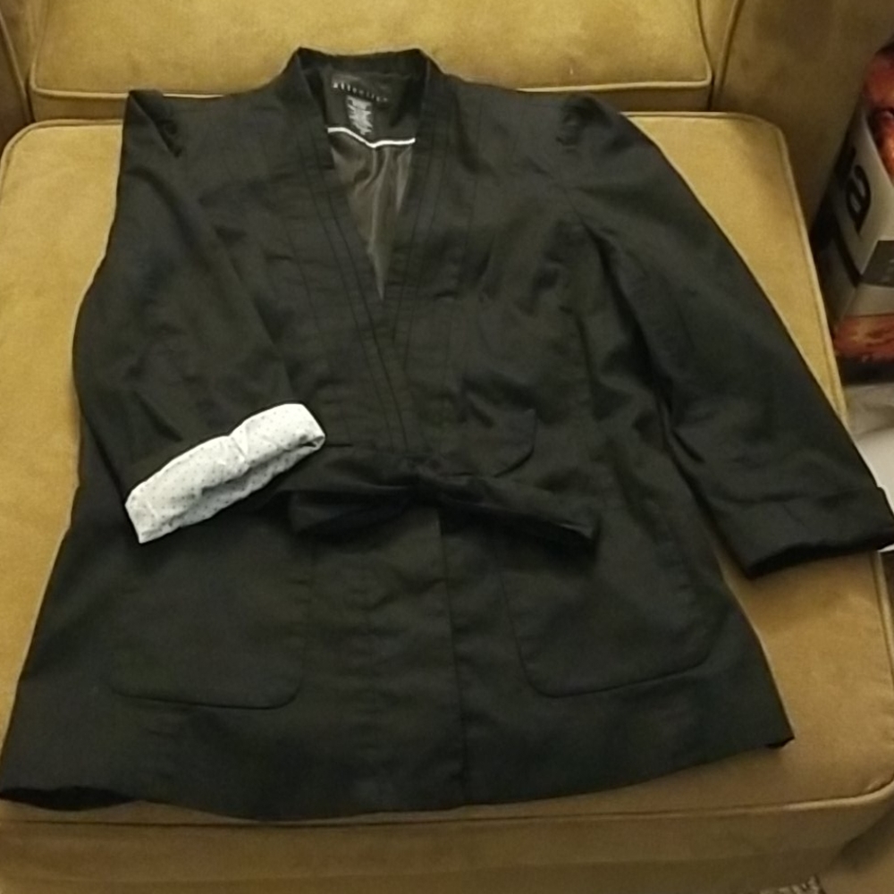 Attention Cuffed 3/4 Sleeves Belted Blazer